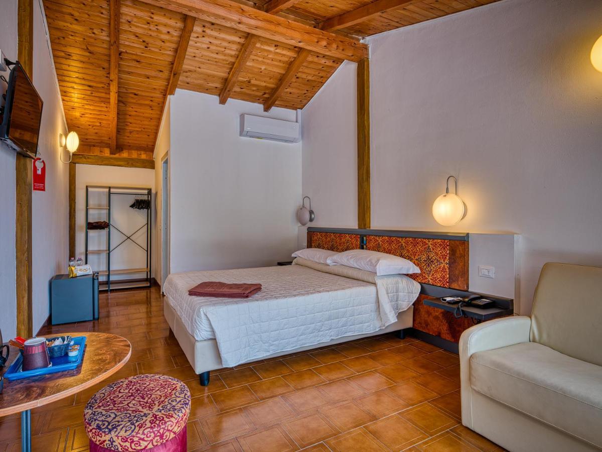Hotel Leonardo Da Vinci Лімоне-суль-Гарда Екстер'єр фото